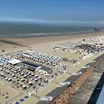 Penthouse Sea-loft Blankenberge, Uniek Zeezicht, Luxeloft Met 40m2 Terras! Apartment Blankenberge
