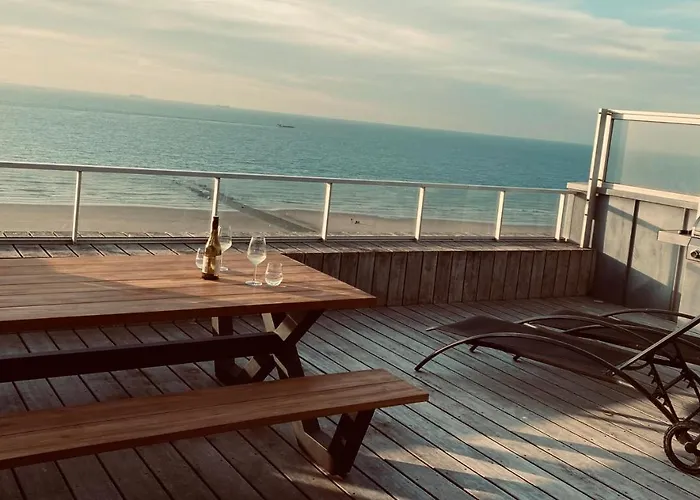 Penthouse Sea-loft Blankenberge, Uniek Zeezicht, Luxeloft Met 40m2 Terras! Apartmán